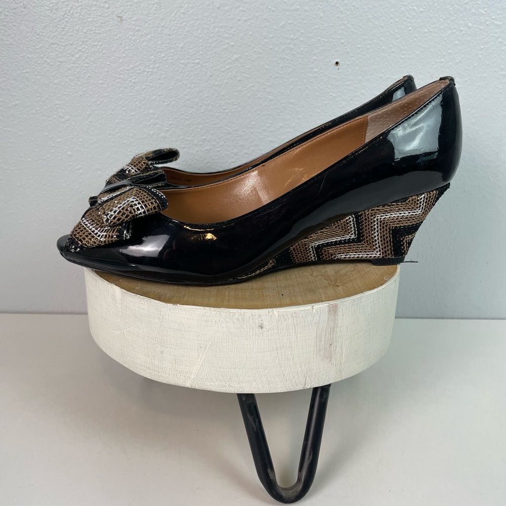 J. Renee Blare Black and Brown Patent Leather Wedge Shoes with Bow Size 8W EUC